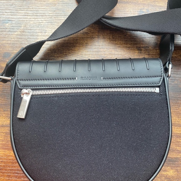 Rimowa crossbody bag. Used. Excellent condition - Picture 4 of 10